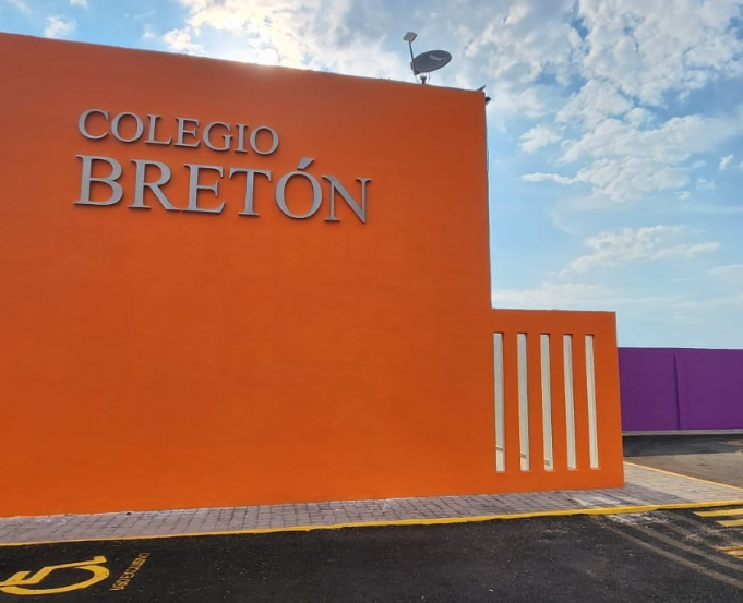 Colegio Bretón